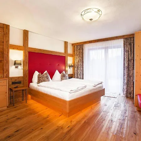 Edelweissalm, Koenigsleiten, Cleaning Included Chalet